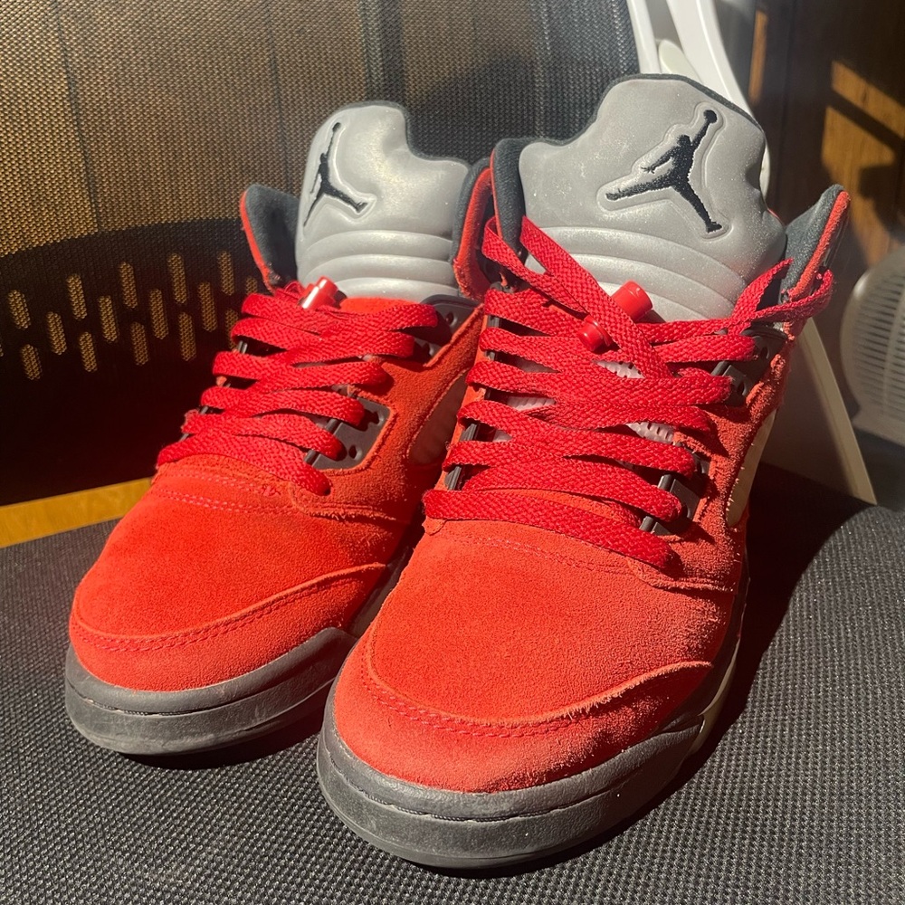 Air Jordan 5 Raging Bull (2021) - Picture 2 of 16